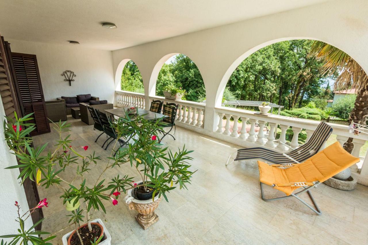 Apartment Nevija E Natale Opric Экстерьер фото